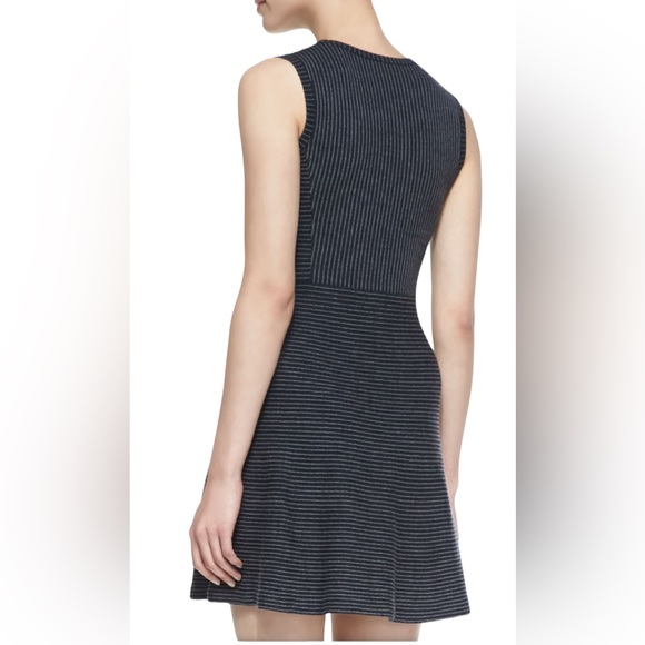 Theory Randria Evian Pinstripe Wool Dress size M - Picture 3 of 10